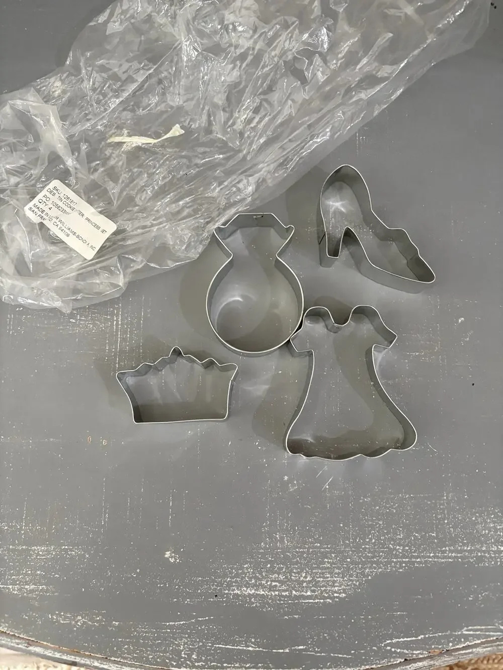 Williams Sonoma Princess Cookie Cutters Tin Set Crown, Dress, Shoe, Diamond Ring